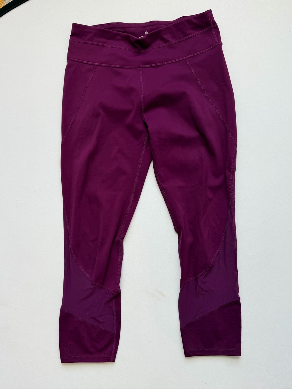 Athleta Cropped leggings in plum